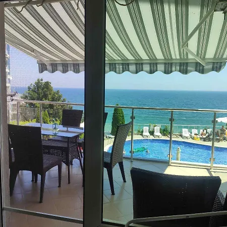 Apartment Silver A28