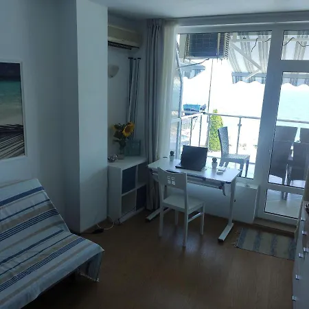 Apartment Silver A28